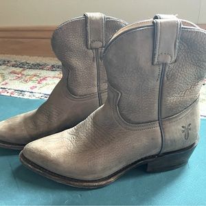 Frye Billy Short Taupe Western Boots 7.5